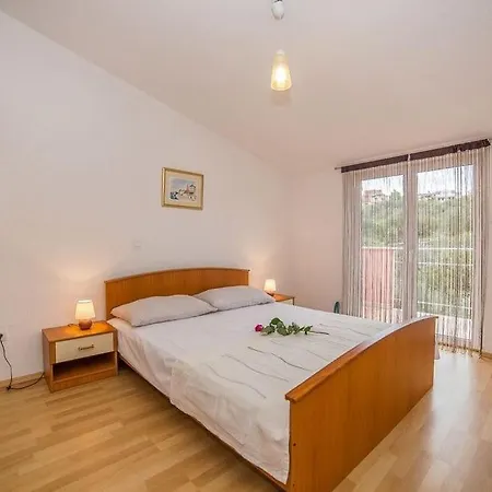 In Okrug Gornji With Sea View, Balcony, Air Conditioning, Wifi 5048-5 * Trogir